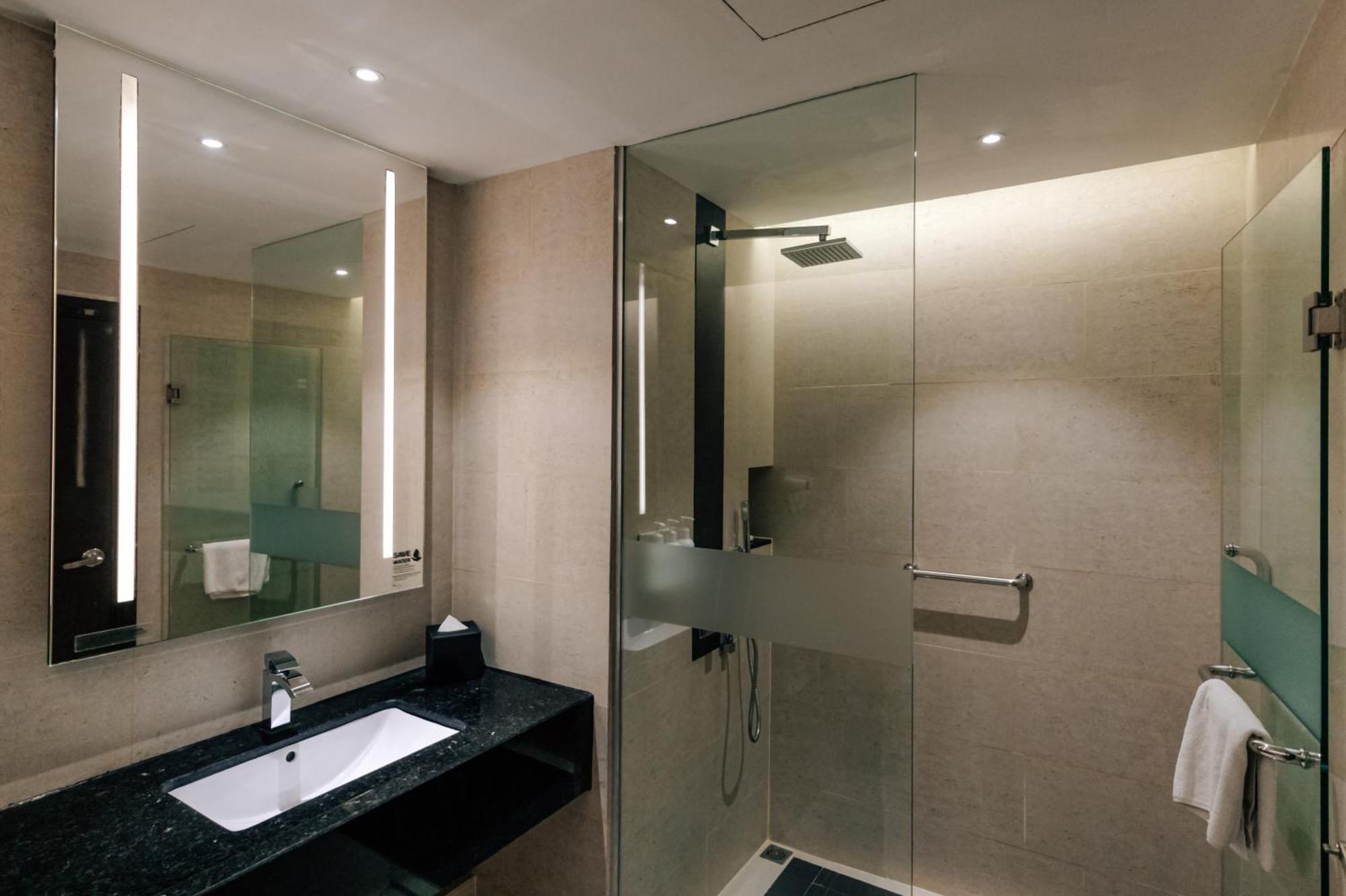Swiss-Belhotel Harbour Bay Наґойя Екстер'єр фото